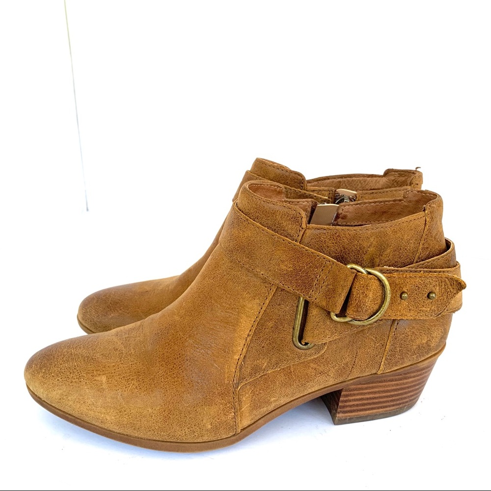 Clark’s Leather Ankle Bootie - Picture 3 of 8